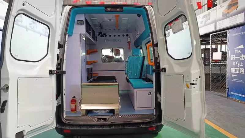 Ford Transit Ambulance - машина скорой помощи