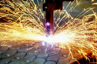 Резка отверстий в металле толщиной 10 мм