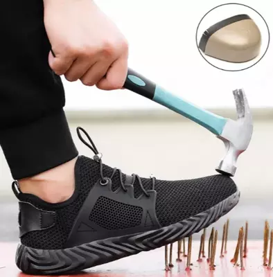 Erkaklar uchun zarba qaytaruvchi krossovkalar.