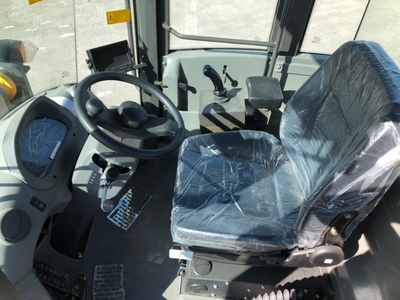 250 000 000 сум / шт. Фронтальный погрузчик LGMG WL939F