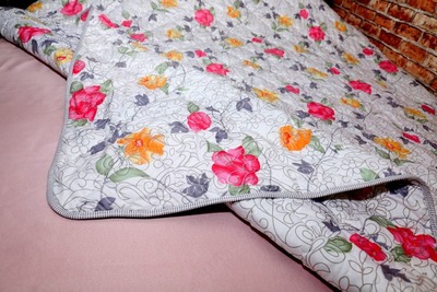 200x220 sm bo'lgan ikki qavatli ko'rpa choyshab