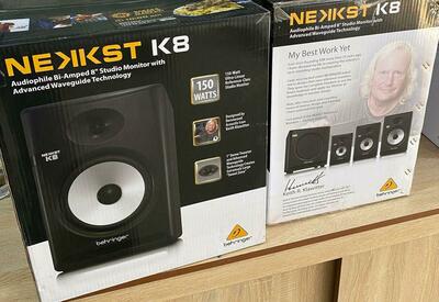 Студийные колонки BEHRINGER