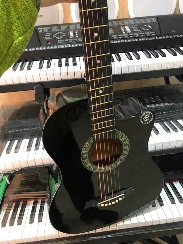 Akustik klassik gitara qora