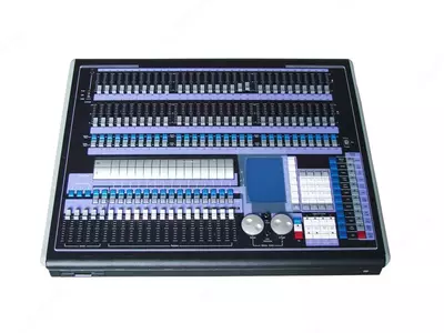Консольное сценическое освещение Pearl 2010 DMX-контроллер