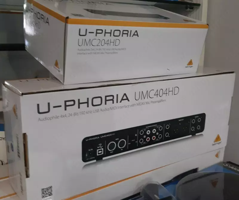 Внешняя звуковая карта BEHRINGER U-PHORIA UMC404HD - по запросу