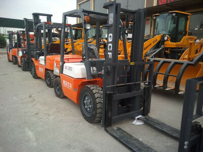 Вилочный погрузчик QCF (3 тонн