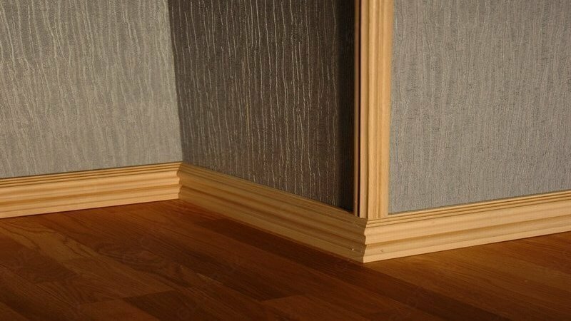 борт плинтус для ванн и для закрытых щелей