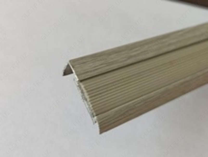 Напольный порог алюминиевый 3х1 арт 03