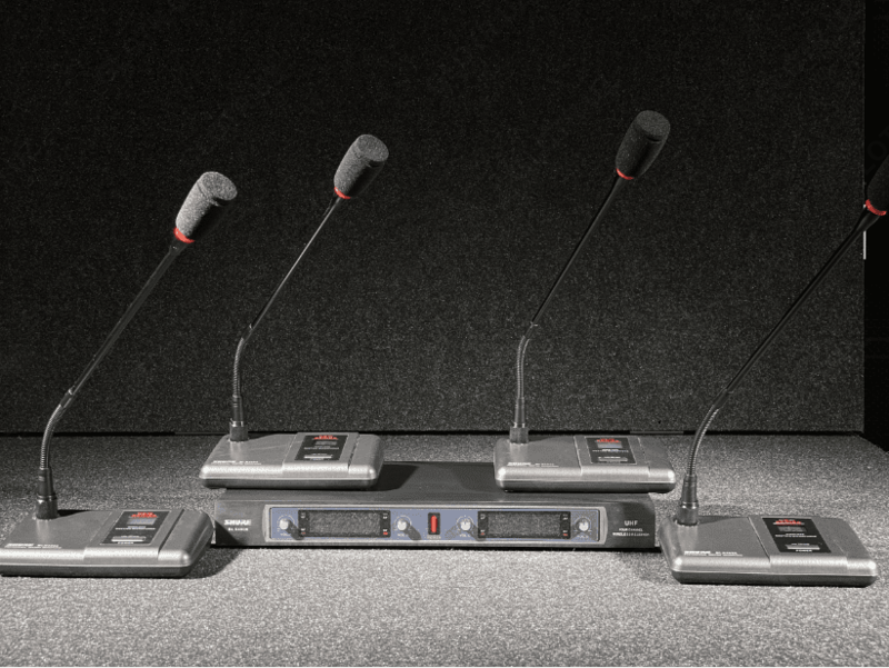 Konferentsiya mikrofoni SHURE