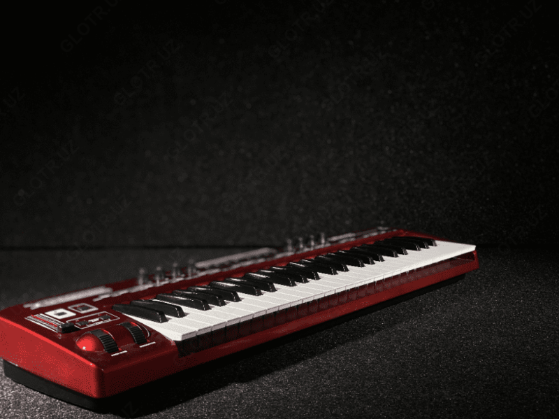 Студийные клавиатуры behringer