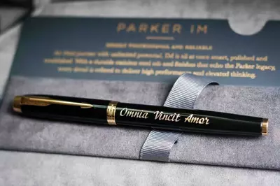 Taassurot qoldiring: Parker ruchkalari korporativ sovg'alar uchun ideal tanlovdir!