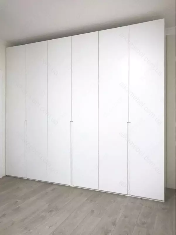 Шкаф для прихожей