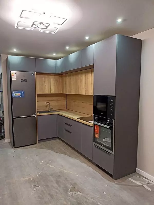 Burchakdagi oshxona to'plami. Model № 4 (To‘q kumush/yog‘och) - 3 550 000 so'mdan