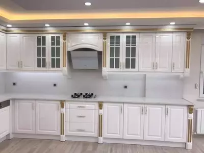 Угловой кухонный гарнитур. Модель № 43 (Белый/Золотистый) - от 3 550 000 сум / комплект