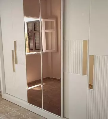 Dizayner 4 eshikli shkaf (oynali) Model № 004 (Oq/oltin)