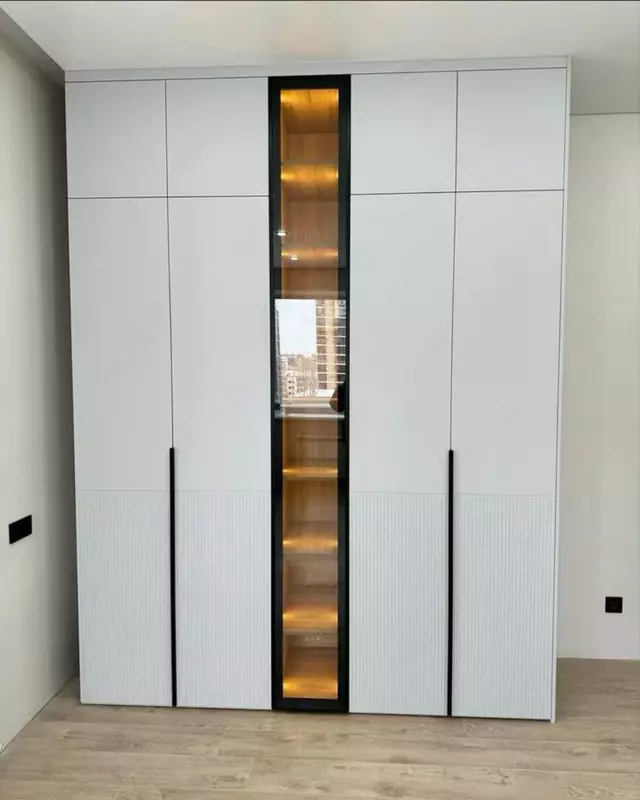 Многофункциональный 4-х створчатый шкаф (8 полок) Модель № 008 (Белый/черный)