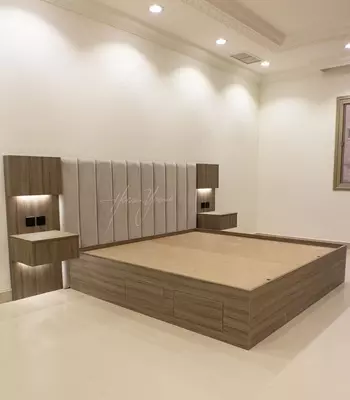 Роскошная двух-спальная кровать ( тумбы, мягкое изголовье) Модель№ 002 (Орех) Роскошная двух-спальная кровать ( тумбы, мягкое изголовье) Модель№ 002 (Орех)