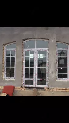 Maxsus oynali eshiklar