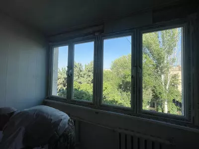 Plastik oynalarni o'rnatish