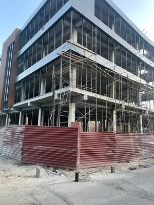 Nostandart oyna va eshiklarni o'rnatish Chakana savdo