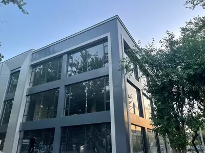 Установка нестандартных окон и дверей