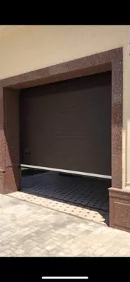 Garaj uchun lift darvozasi