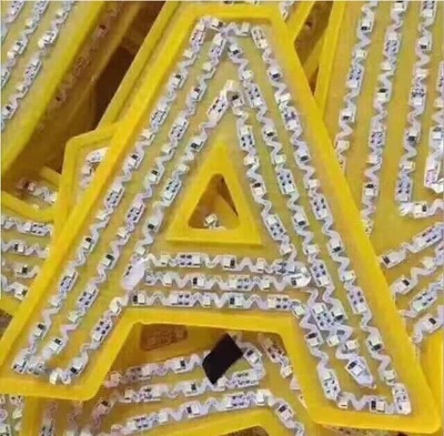 Изгибаемая Светодиодная Лента со структурной платой на LED серии SMD2835-12V - 32 000 сум / м