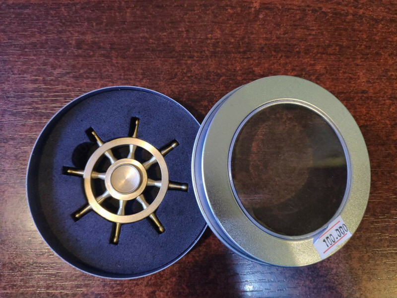 Спиннер штурвал корабля