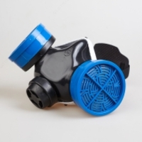 Полумаска из изолирующих материалов со сменными противогазовыми фильтрами "Бриз - 2201" (РПГ)