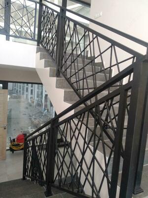 Кованые лестничные перила 1 - Цена по запросу