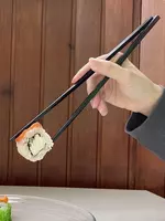 Sushi tayoqchalari.
