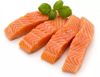 Yangi muzlatilgan losos filesi (Norvegiya)