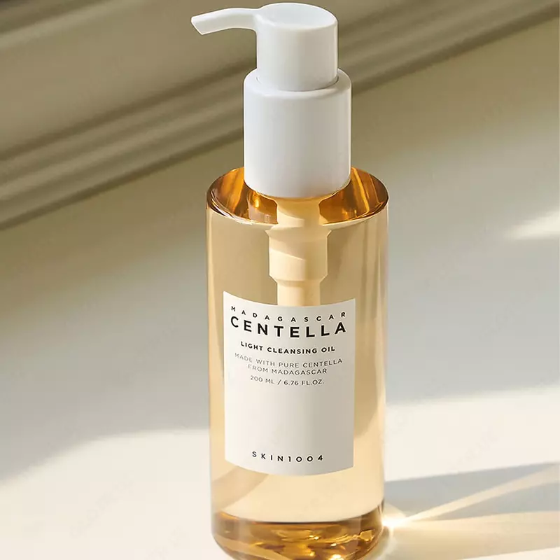 Успокаивающее гидрофильное масло с центеллой SKIN1004 Madagascar Centella Light Cleansing Oil