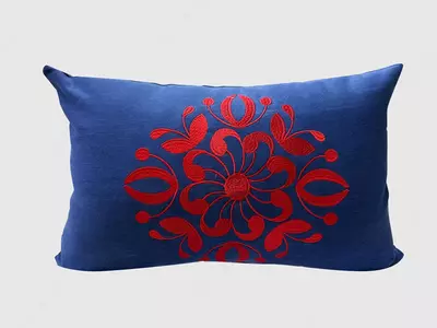 Подушка декоративная с вышивкой "Цветок"
