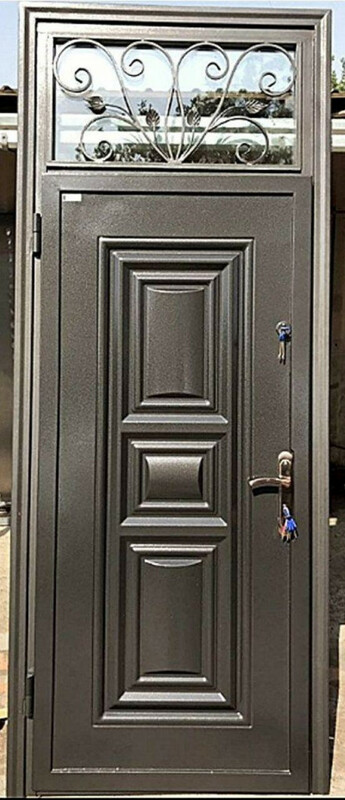 Входные металлические двери с витражными стеклами тип 2