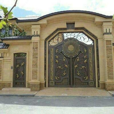 Ворота коричневого цвета