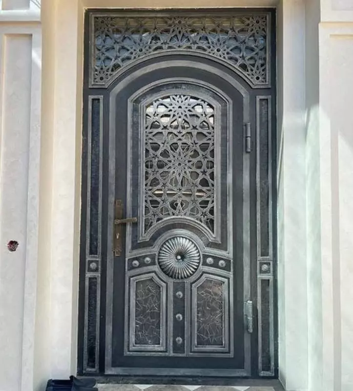 Metall zarbdan qilingan eshiklar. Model raqami 7