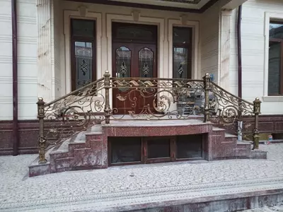 Кованые перила для дома 13