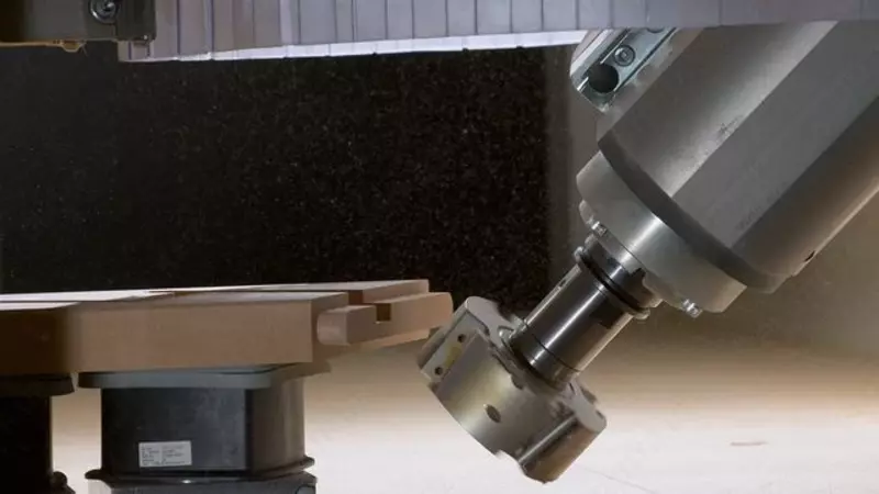 EPICON 7335 - Обрабатывающий центр с ЧПУ - VAVCO