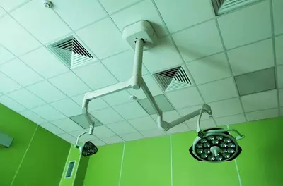 лабораторий и операционных