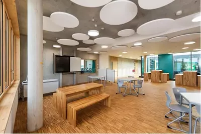 Akustik shovqinni yutuvchi panellar (vertikal shift) Chakana savdo