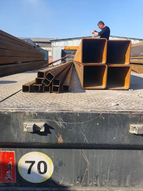 Трубы стальные 25×25×1 2×6000 квадратные