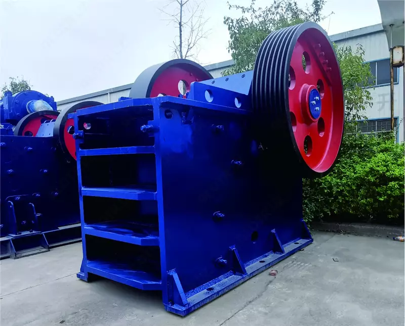 Щёковая дробилка европейского типа