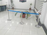 Lenta panjarasi ustunlar to'xtash panjarasi panjarasi bilan lenta bilan to'silgan - {0} so'mdan