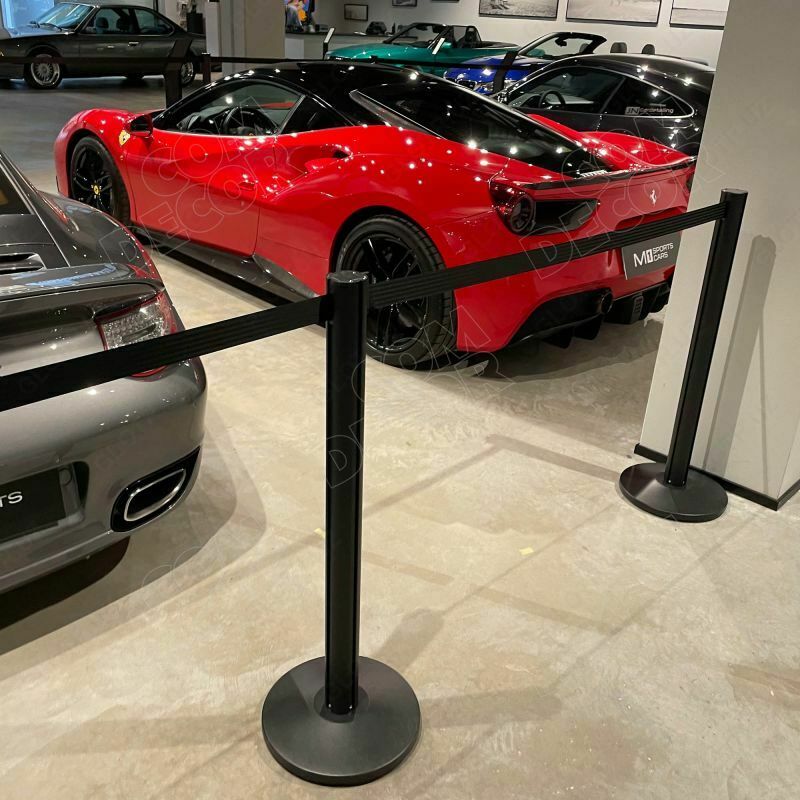 Ленточная стойка для ограждения