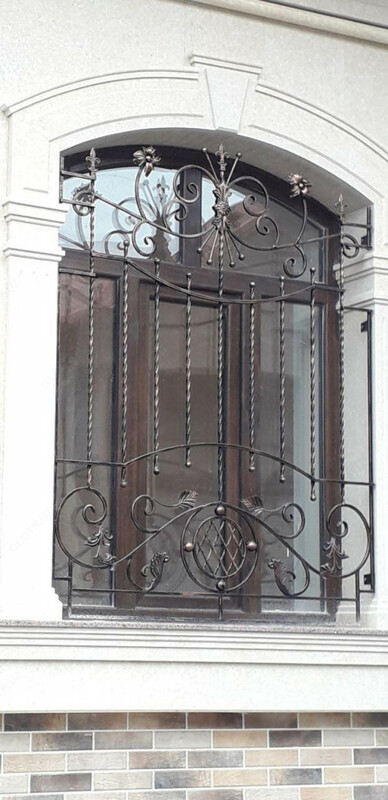 Кованые металлические решетки для окон