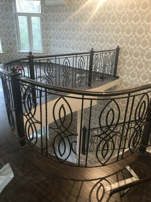Металлические ограждения для лестниц дома