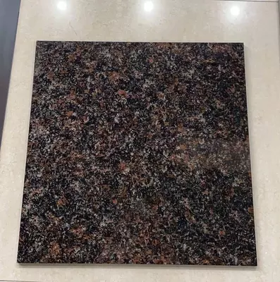 Керамическая плита темного цвета