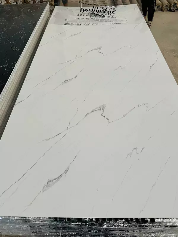   Декоративные панели из ПВХ размером 1220 мм х 2800 мм M108