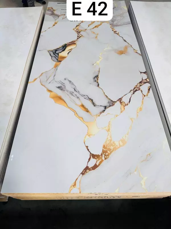   Глянцевая декоративная панель из ПВХ 1.22*2.80 Е 42